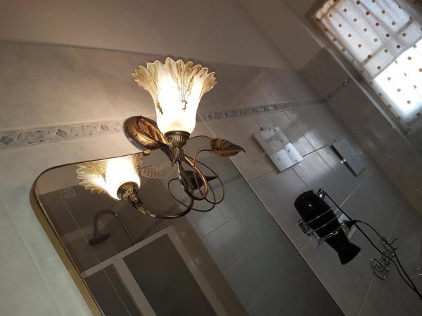 Residenza Rubbiani - Fermata Fiera e Rizzoli : photo 4 de la chambre chambre double avec salle de bains privative
