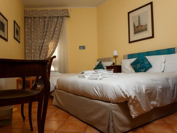 Albergo Orologio : photo 9 de la chambre chambre triple