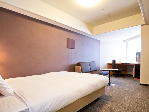 Daiwa Roynet Hotel Nagoya Shinkansenguchi : photo 2 de la chambre chambre double moyenne - non-fumeurs