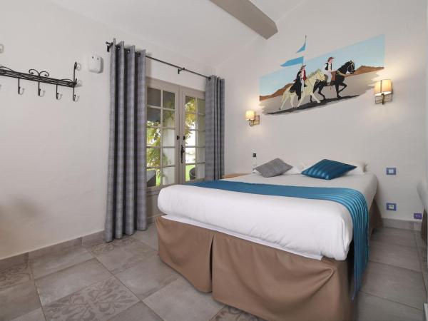 Hotel Mas Des Barres : photo 6 de la chambre chambre triple avec terrasse
