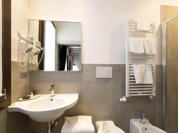 Hotel Paganelli : photo 5 de la chambre chambre double - annexe