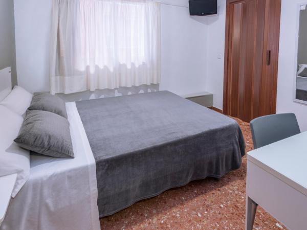 Hotel Catalunya Express : photo 4 de la chambre chambre double Économique