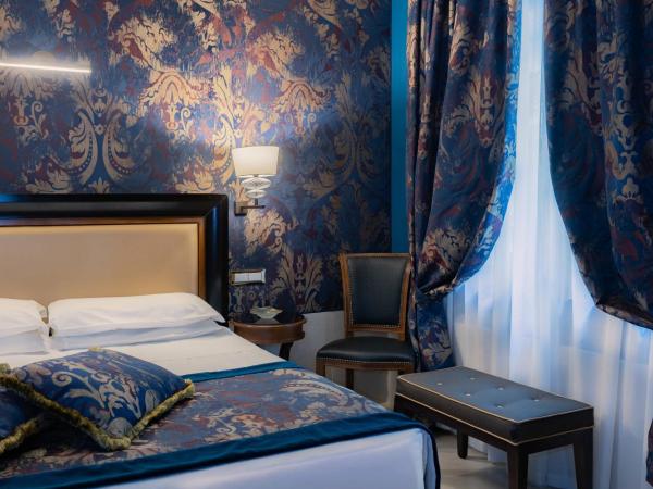 Hotel Paganelli : photo 4 de la chambre chambre double dans cour intérieure - rez-de-chaussée