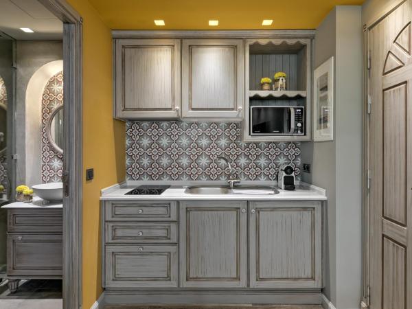 Estia Boutique Apartments : photo 5 de la chambre studio avec balcon