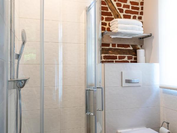 New Cottage & spa de nage Guesthouse : photo 3 de la chambre petite chambre double avec vue sur le jardin