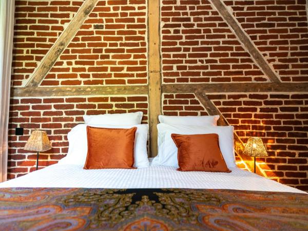 New Cottage & spa de nage Guesthouse : photo 2 de la chambre petite chambre double avec vue sur le jardin