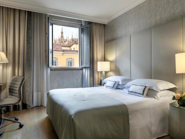 Rosa Grand Milano - Starhotels Collezione : photo 1 de la chambre chambre double ou lits jumeaux deluxe - vue sur cathédrale de milan