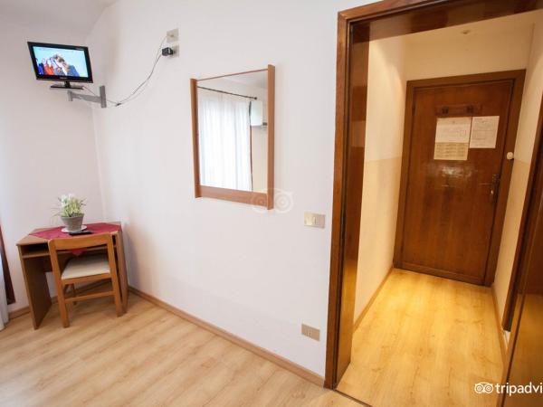 Hotel Caprera : photo 3 de la chambre chambre double