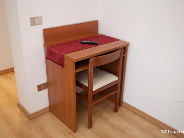 Hotel Caprera : photo 10 de la chambre chambre lits jumeaux
