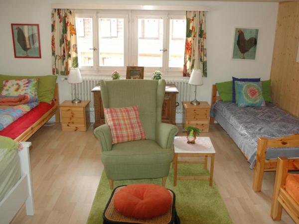 Chalet la Griotte : photo 6 de la chambre chambre quintuple avec salle de bains commune