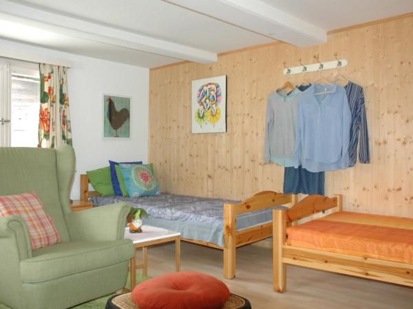 Chalet la Griotte : photo 5 de la chambre chambre quintuple avec salle de bains commune