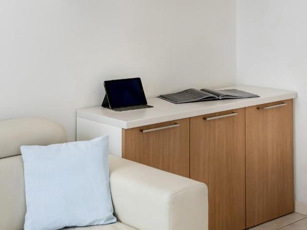 Residence Acqua Suite Marina : photo 7 de la chambre appartement 1 chambre avec balcon