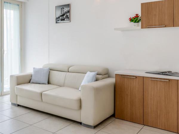 Residence Acqua Suite Marina : photo 6 de la chambre appartement 1 chambre avec balcon