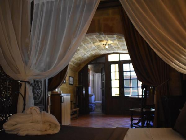 S.Nikolis' Historic Boutique Hotel : photo 3 de la chambre suite médiévale (bâtiment annexe)