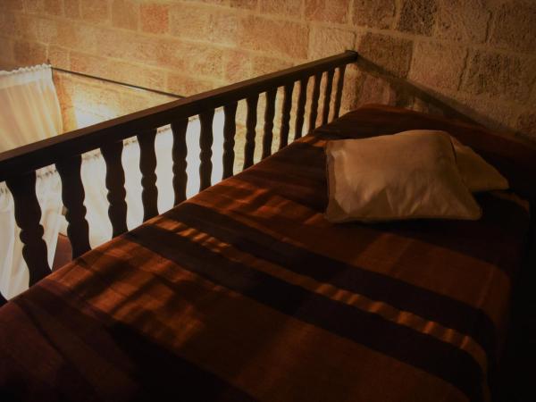 S.Nikolis' Historic Boutique Hotel : photo 6 de la chambre suite médiévale (bâtiment annexe)