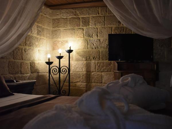 S.Nikolis' Historic Boutique Hotel : photo 8 de la chambre suite médiévale (bâtiment annexe)