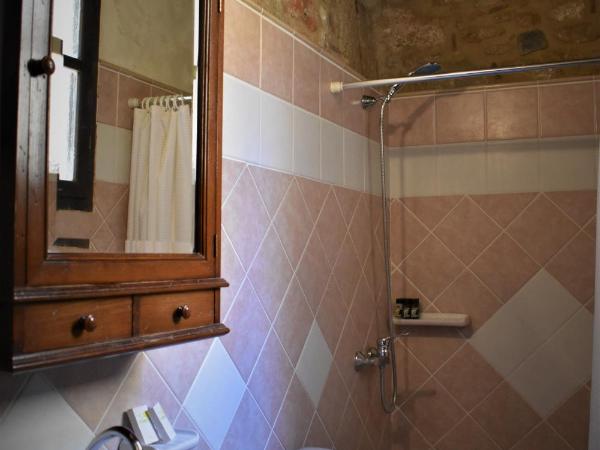 S.Nikolis' Historic Boutique Hotel : photo 5 de la chambre chambre médiévale (bâtiment annexe)