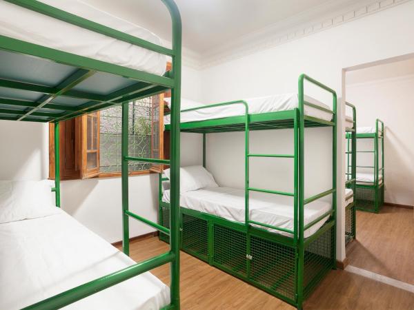 Br Hostel : photo 6 de la chambre lit dans dortoir mixte de 8 lits 
