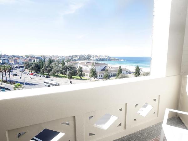Hotel Bondi : photo 1 de la chambre chambre lit queen-size standard avec balcon privé - vue sur océan