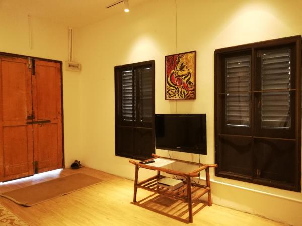 Coco Country Homes : photo 6 de la chambre chambre lit queen-size - vue sur piscine