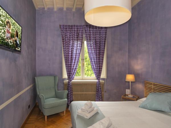 Lauri Loft : photo 8 de la chambre chambre lit king-size avec baignoire spa