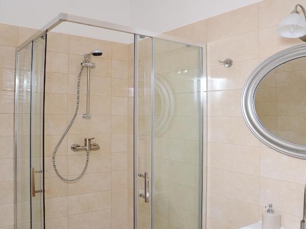 Apartments & Rooms Flowers : photo 8 de la chambre chambre double - jurisiceva ulica