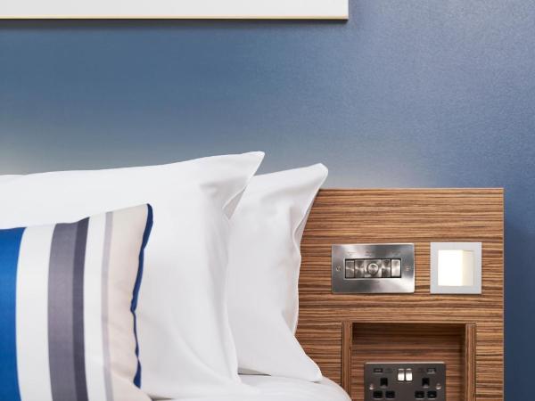 Travelodge Plus Galway : photo 3 de la chambre chambre quadruple supérieure