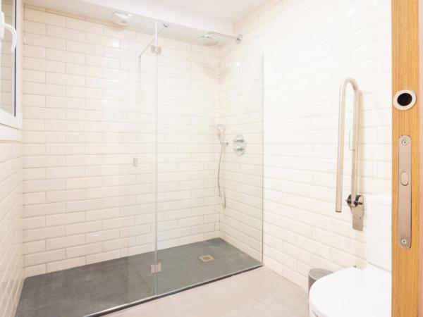 Pensión Arroka : photo 9 de la chambre chambre double avec lit d'appoint