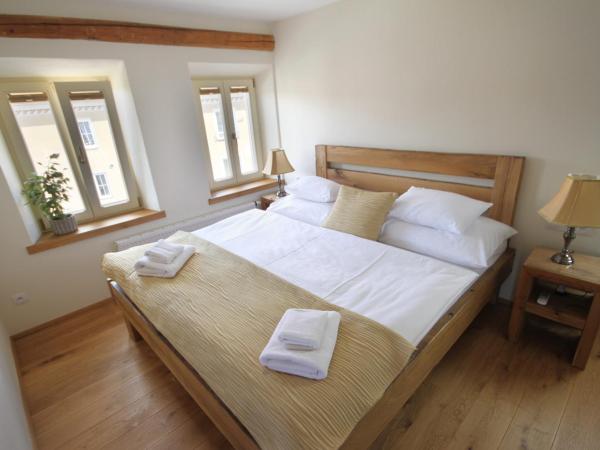 1st Republic Villa - Adults only : photo 4 de la chambre deluxe double room with castle view, air conditioning and free parking
