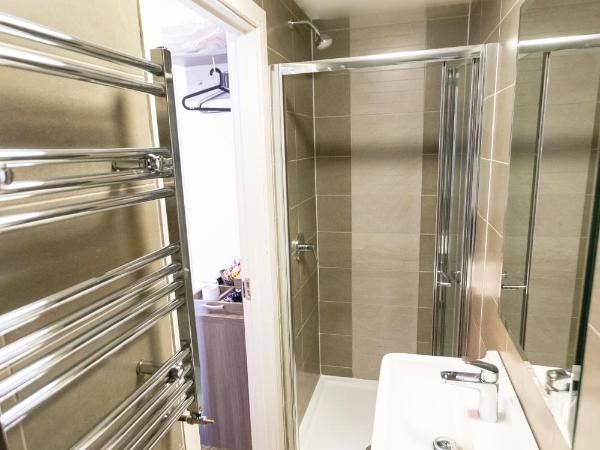 Comfotel PRPL : photo 5 de la chambre chambre simple avec salle de bains privative