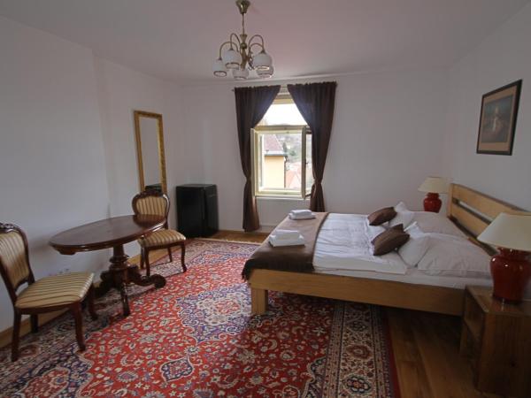 1st Republic Villa - Adults only : photo 5 de la chambre chambre double deluxe avec vue sur château