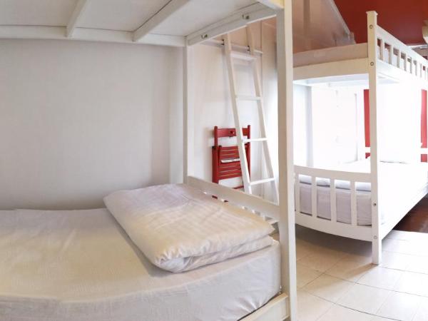 Bed in Town : photo 3 de la chambre lit dans dortoir féminin de 5 lits 