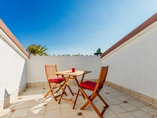 Modern Studio Apartment At Medulin Riviera : photo 2 de la chambre studio