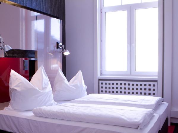 Hotel Cristall - Frankfurt City : photo 6 de la chambre chambre double ou lits jumeaux confort 