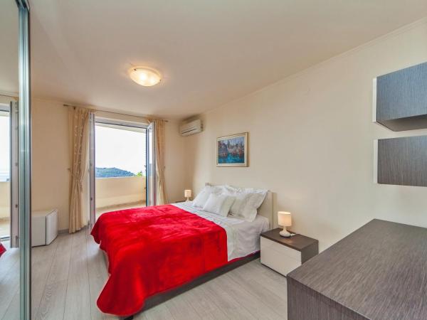 Deluxe Sunset Room, view of the Old Town : photo 7 de la chambre chambre double avec balcon