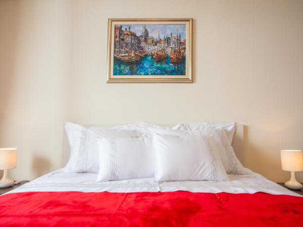 Deluxe Sunset Room, view of the Old Town : photo 9 de la chambre chambre double avec balcon