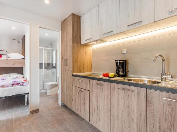 Mobile Homes Camping Santa Marina, Lanterna : photo 9 de la chambre mobile home 2 chambres premium