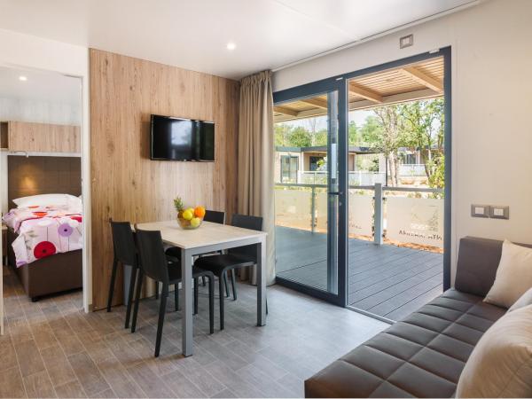 Mobile Homes Camping Santa Marina, Lanterna : photo 7 de la chambre mobile home 2 chambres premium