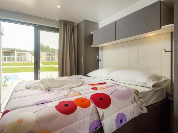 Mobile Homes Camping Santa Marina, Lanterna : photo 8 de la chambre mobile home familial 2 chambres premium