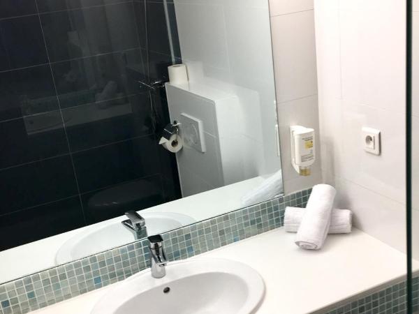 Amerique Hotel Palavas - Piscine - Plage : photo 3 de la chambre chambre lits jumeaux/double standard