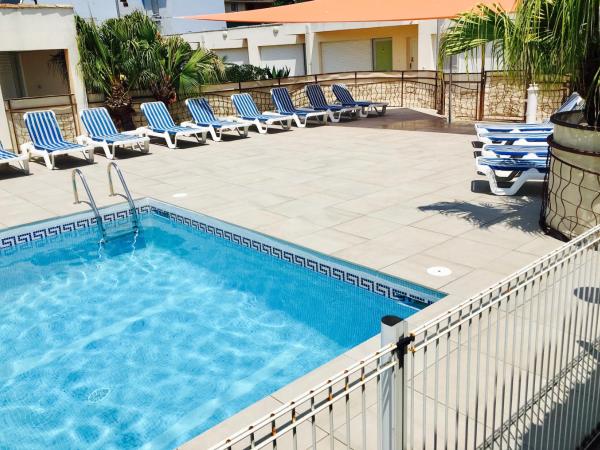 Amerique Hotel Palavas - Piscine - Plage : photo 9 de la chambre suite junior motel piscine