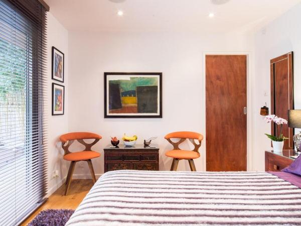 Romantic Bungalow in Notting Hill : photo 8 de la chambre chambre double - vue sur jardin