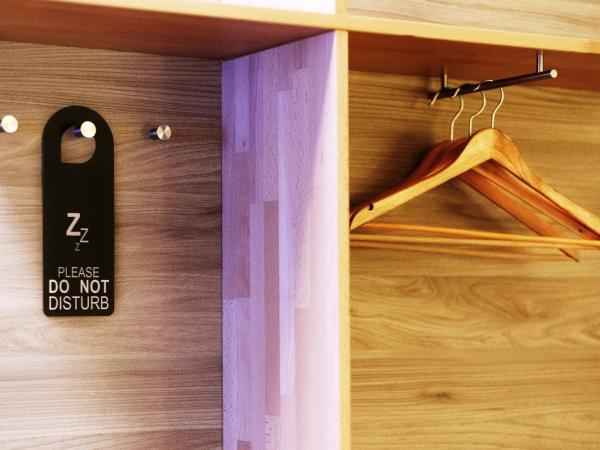 Euro Youth Hotel Munich : photo 5 de la chambre chambre double avec salle de bains privative