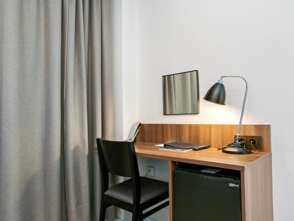 First Hotel Brommaplan : photo 3 de la chambre chambre simple standard