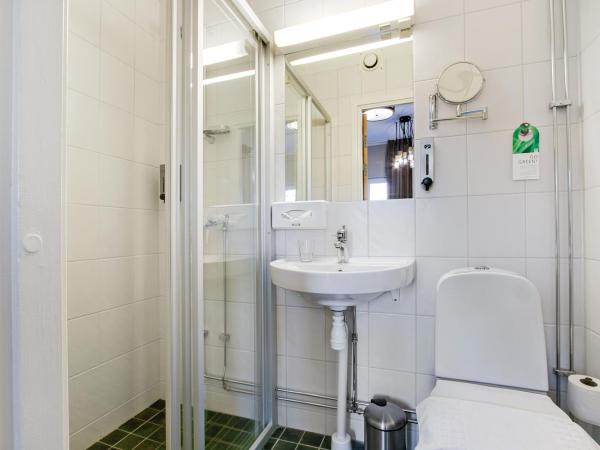 First Hotel Brommaplan : photo 3 de la chambre petite chambre simple