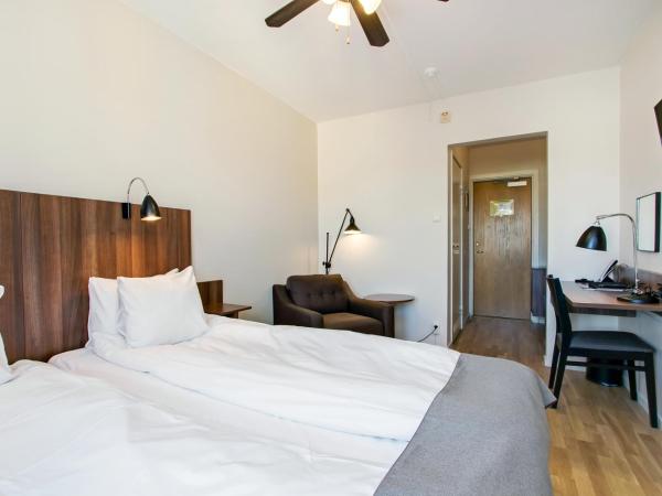 First Hotel Brommaplan : photo 9 de la chambre chambre lits jumeaux standard