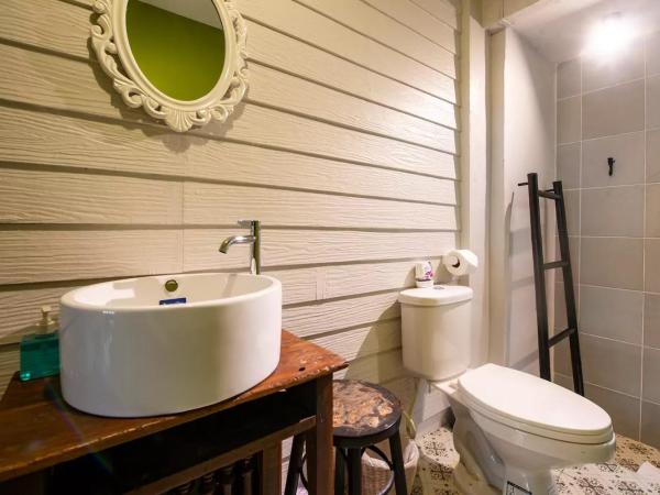 Home & Hashery Boutique House : photo 1 de la chambre chambre quadruple avec salle de bains privative