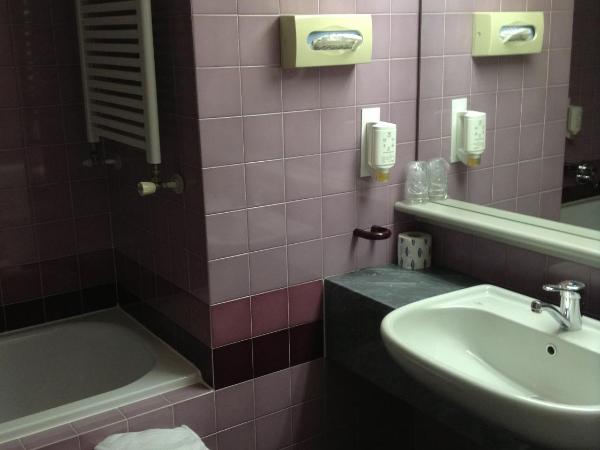 Hotel Maxim : photo 7 de la chambre chambre double - occupation simple