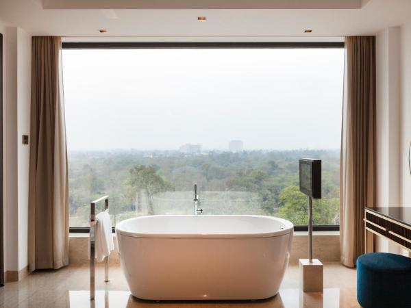 The Oberoi New Delhi : photo 1 de la chambre suite deluxe - transferts aéroport aller-retour