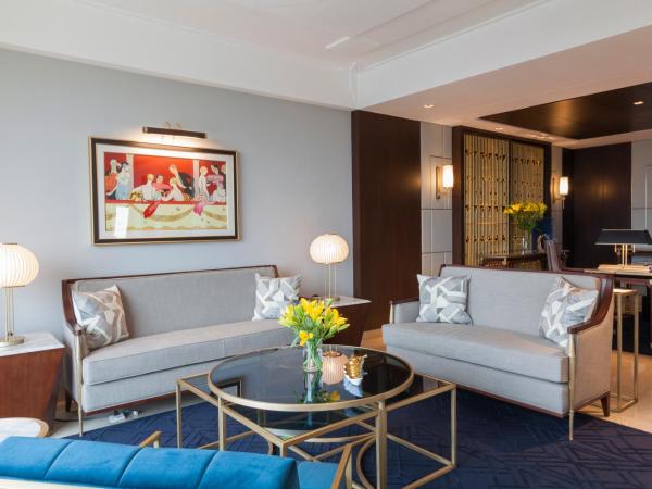 The Oberoi New Delhi : photo 3 de la chambre suite de luxe - transferts aéroport aller-retour
